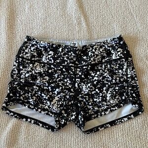 ❗️💲CLOSEOUT SALE: $5 💲❗️- Zella Black and White Athletic Shorts